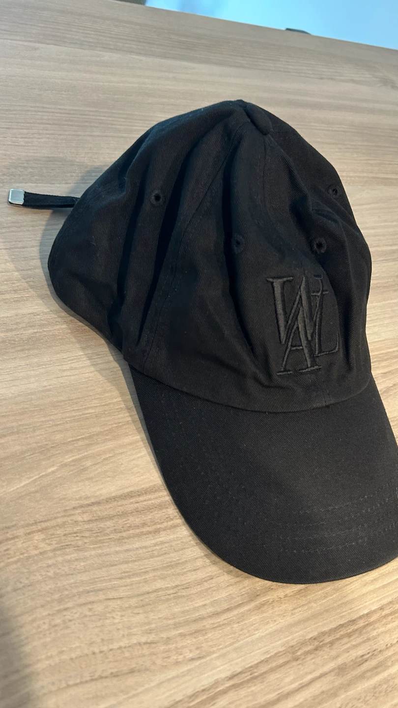 WOOALONG Black Baseball Cap