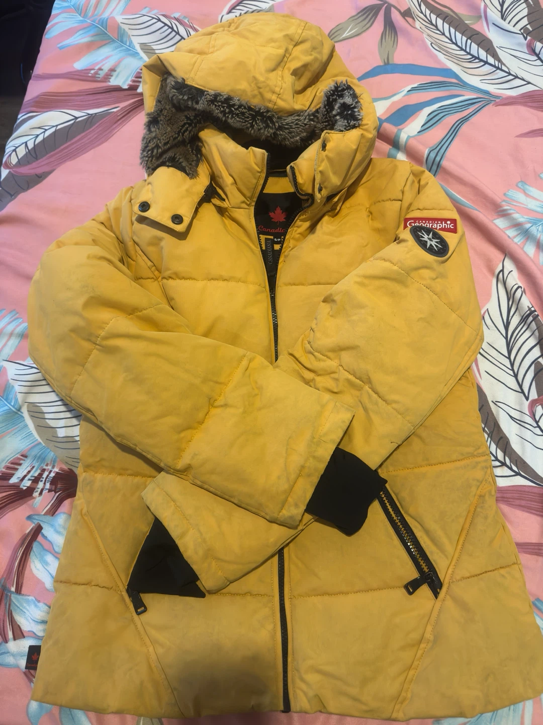 Canadian Graphic Yellow Puffer Jacket - photo 2