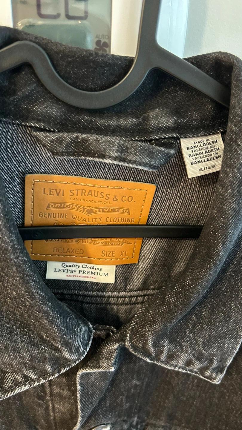 Levi’s Black Denim Jacket – Size XL - photo 2