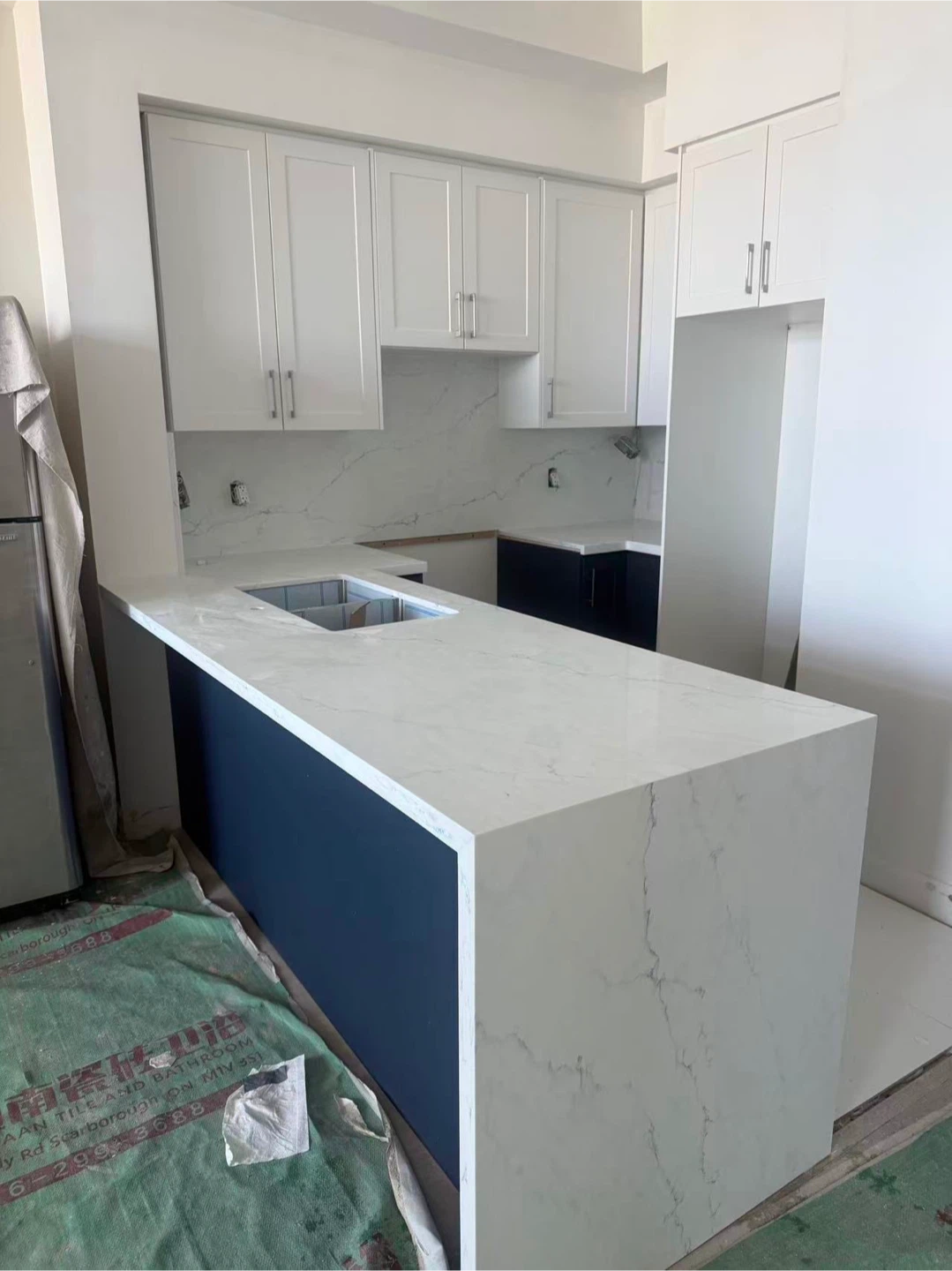 Modern Kitchen Cabinets, drywall and frame