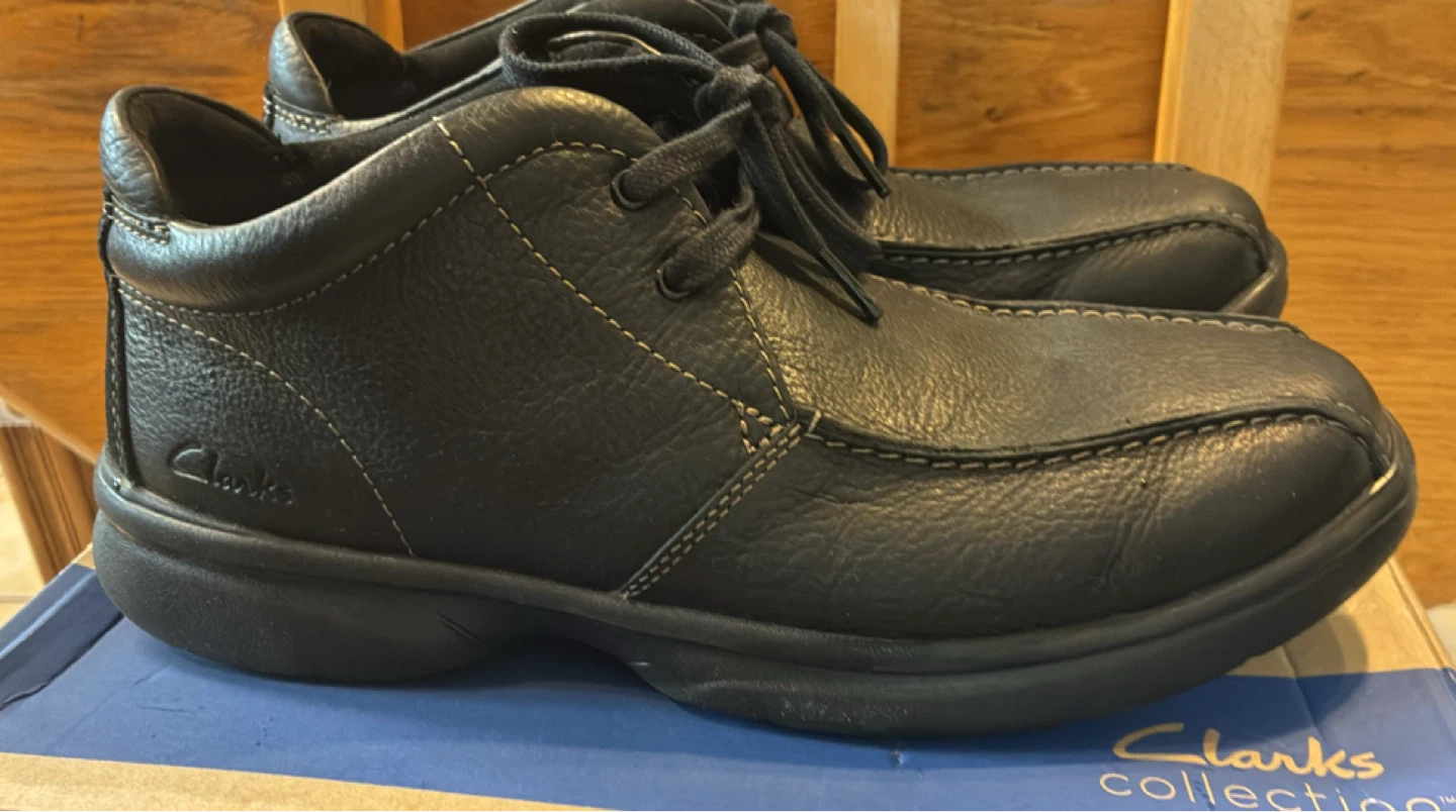 New Clarks Bradley Up Black Leather Ankle Boots size 8.5 - photo 3