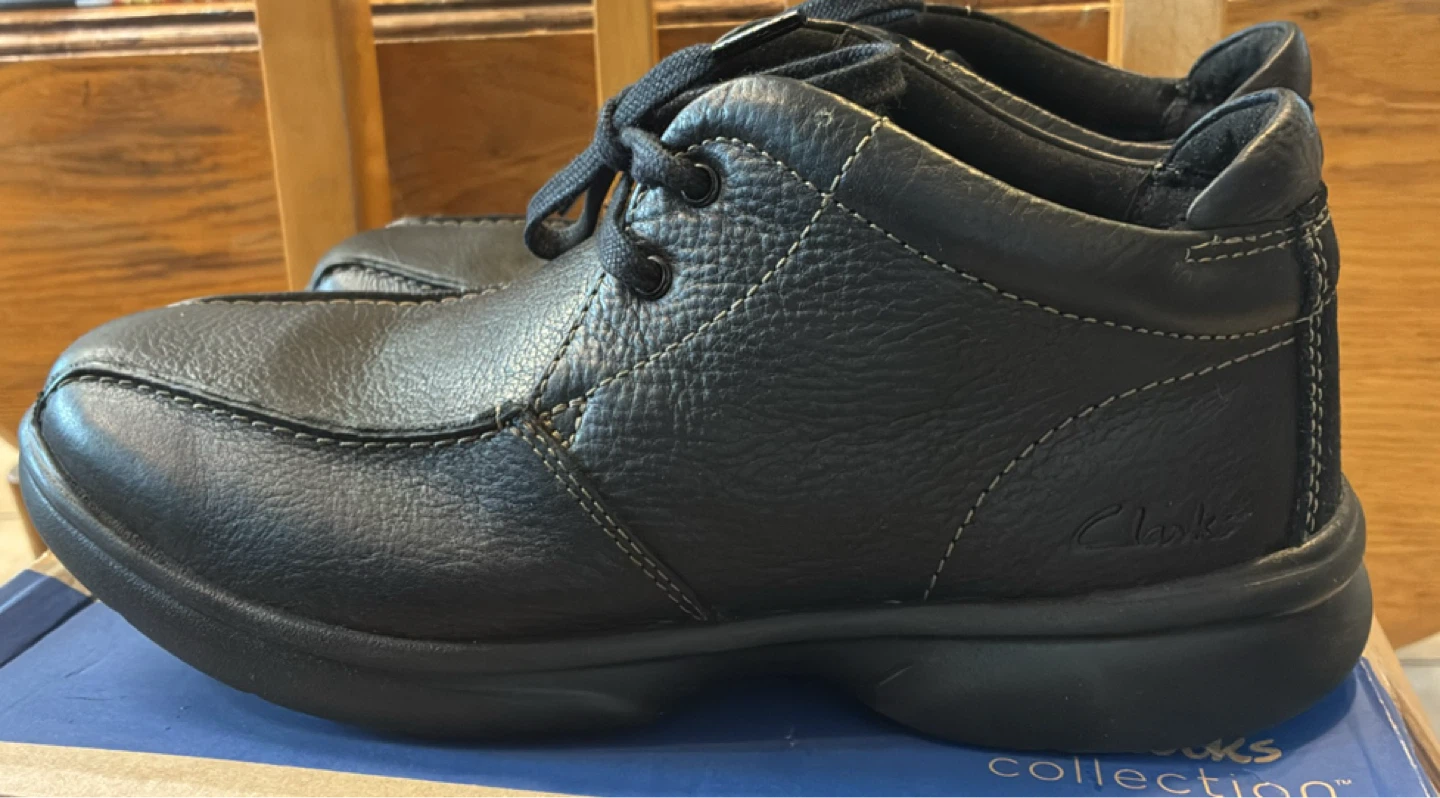 New Clarks Bradley Up Black Leather Ankle Boots size 8.5 - photo 4