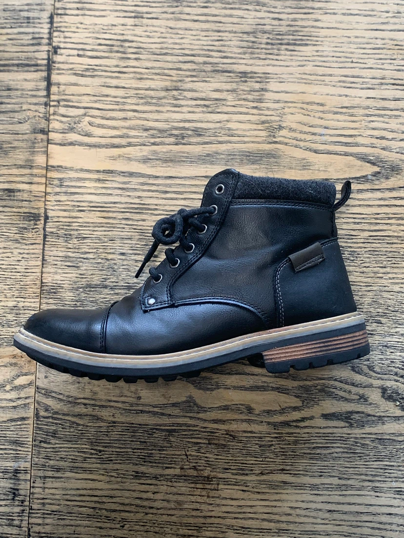 Size 7 boots - photo 2