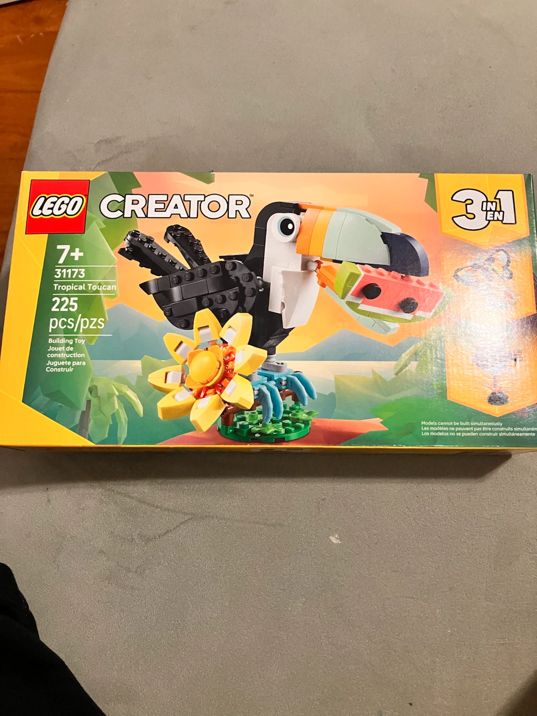 LEGO Creator 31173 Tropical Toucan Building Toy