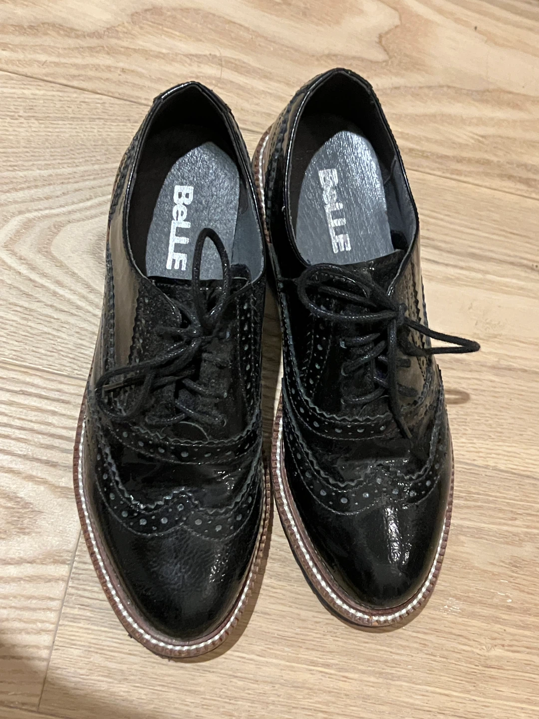 Belle women's black patent brogues - photo 2