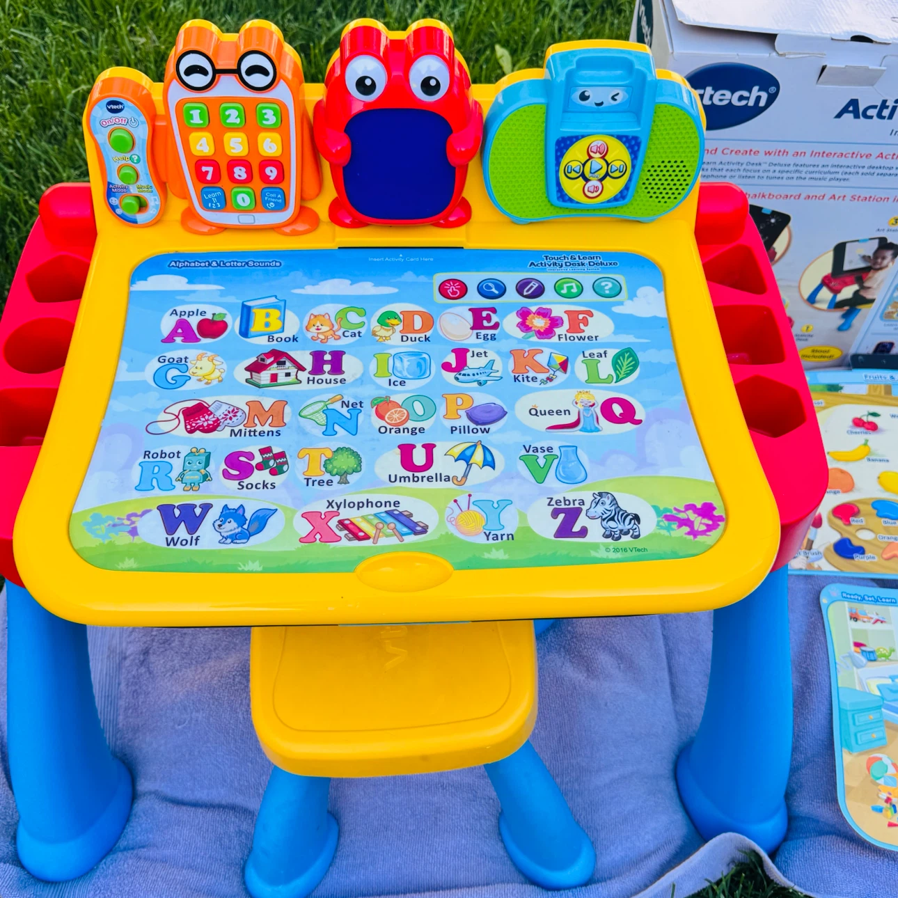 VTech Touch & Learn Activity Desk Deluxe - photo 2