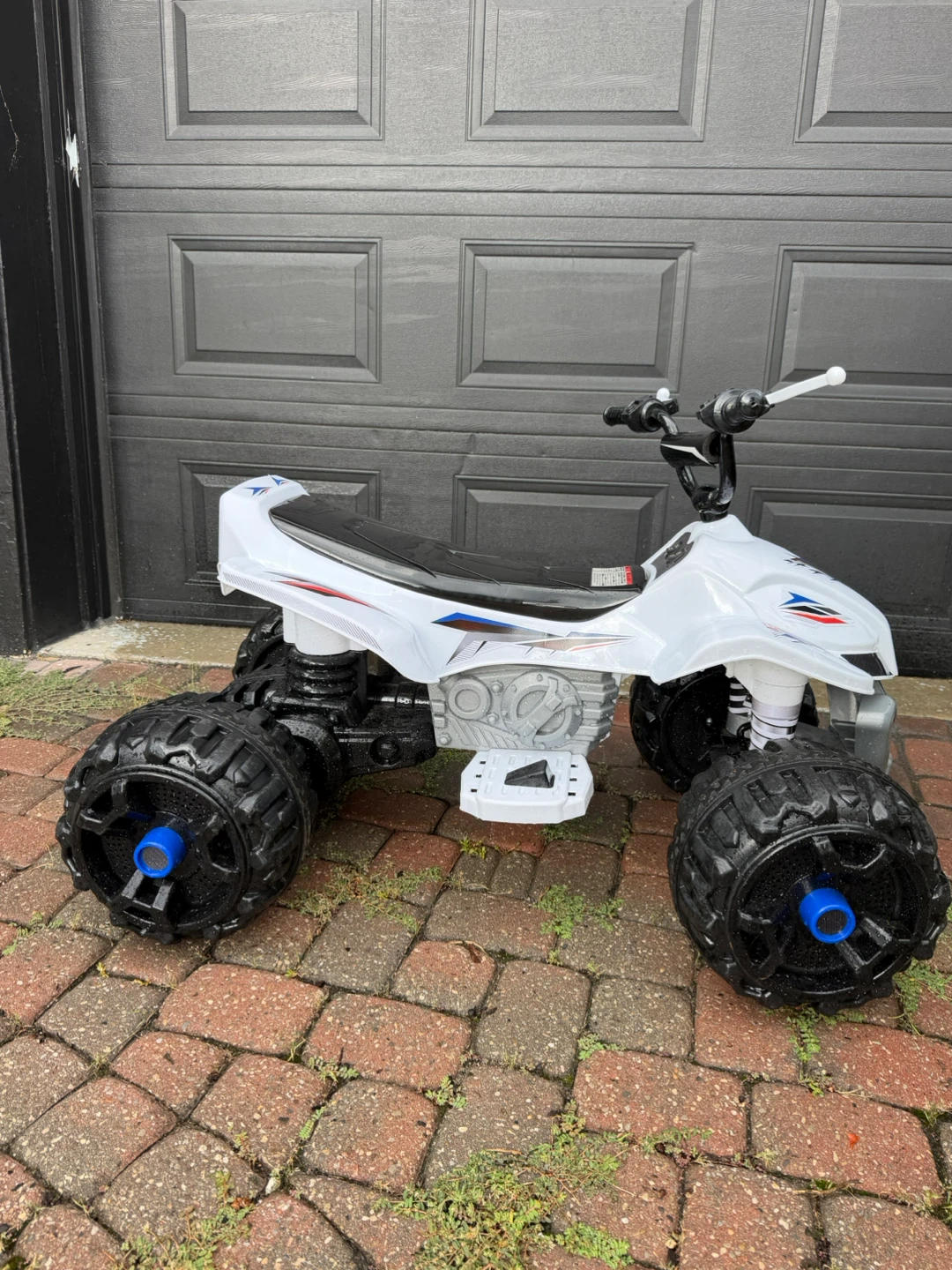 Pacific kids’ battery-powered ride-on ATV/quad