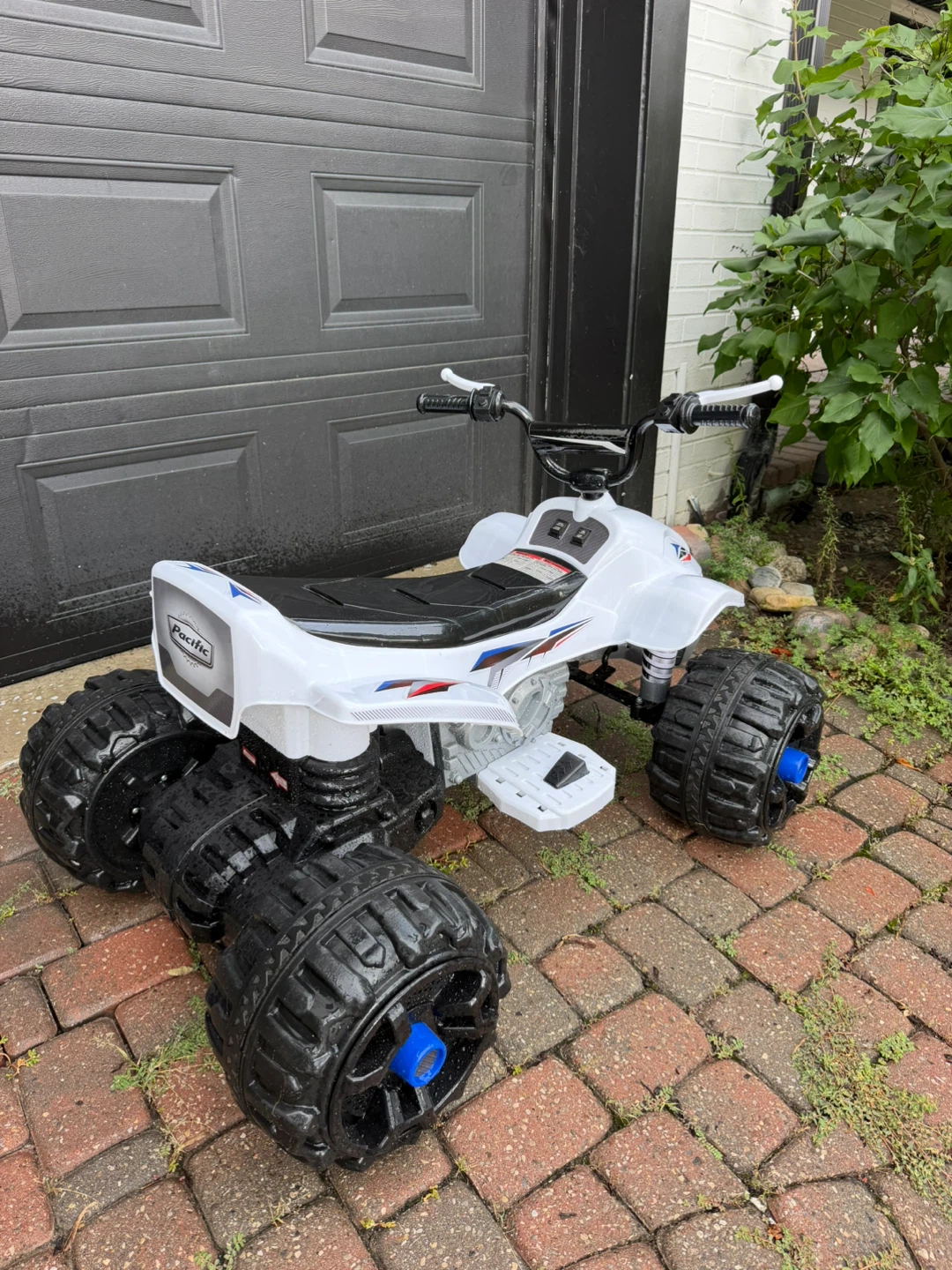 Pacific kids’ battery-powered ride-on ATV/quad - photo 2