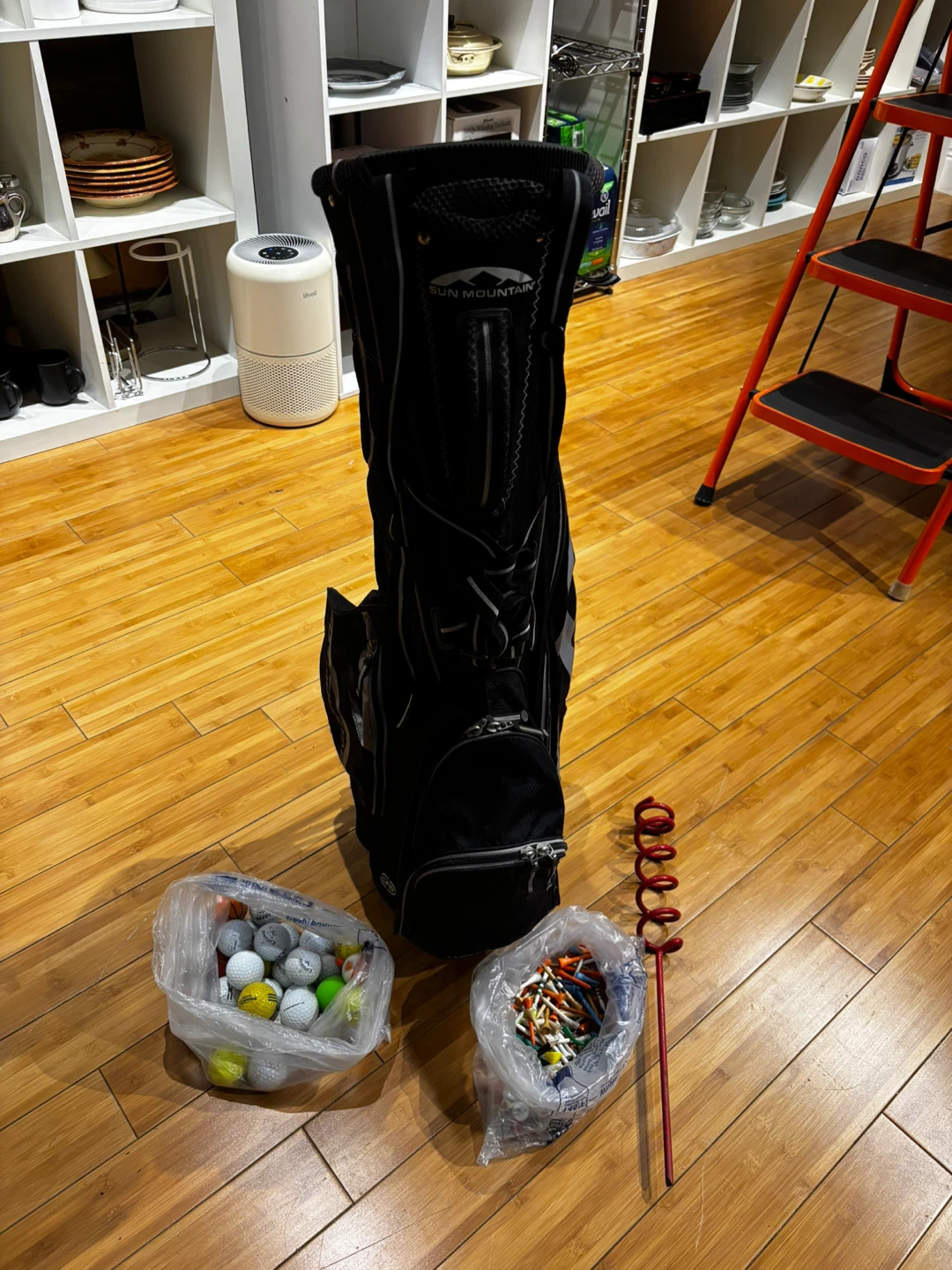 Sun Mountain Golf Bag with Golf Balls