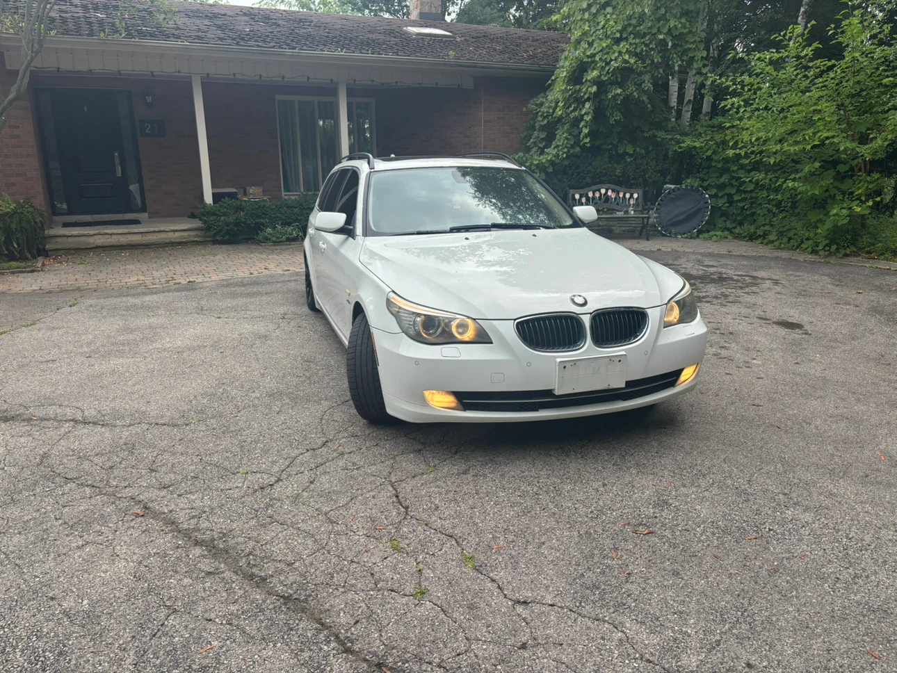 2010 BMW 535XI wagon - photo 2