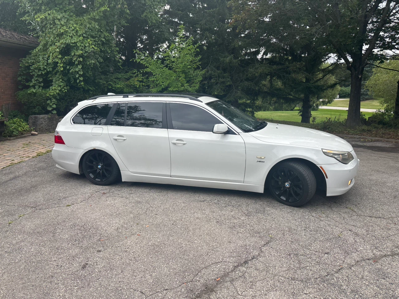 2010 BMW 535XI wagon - photo 3