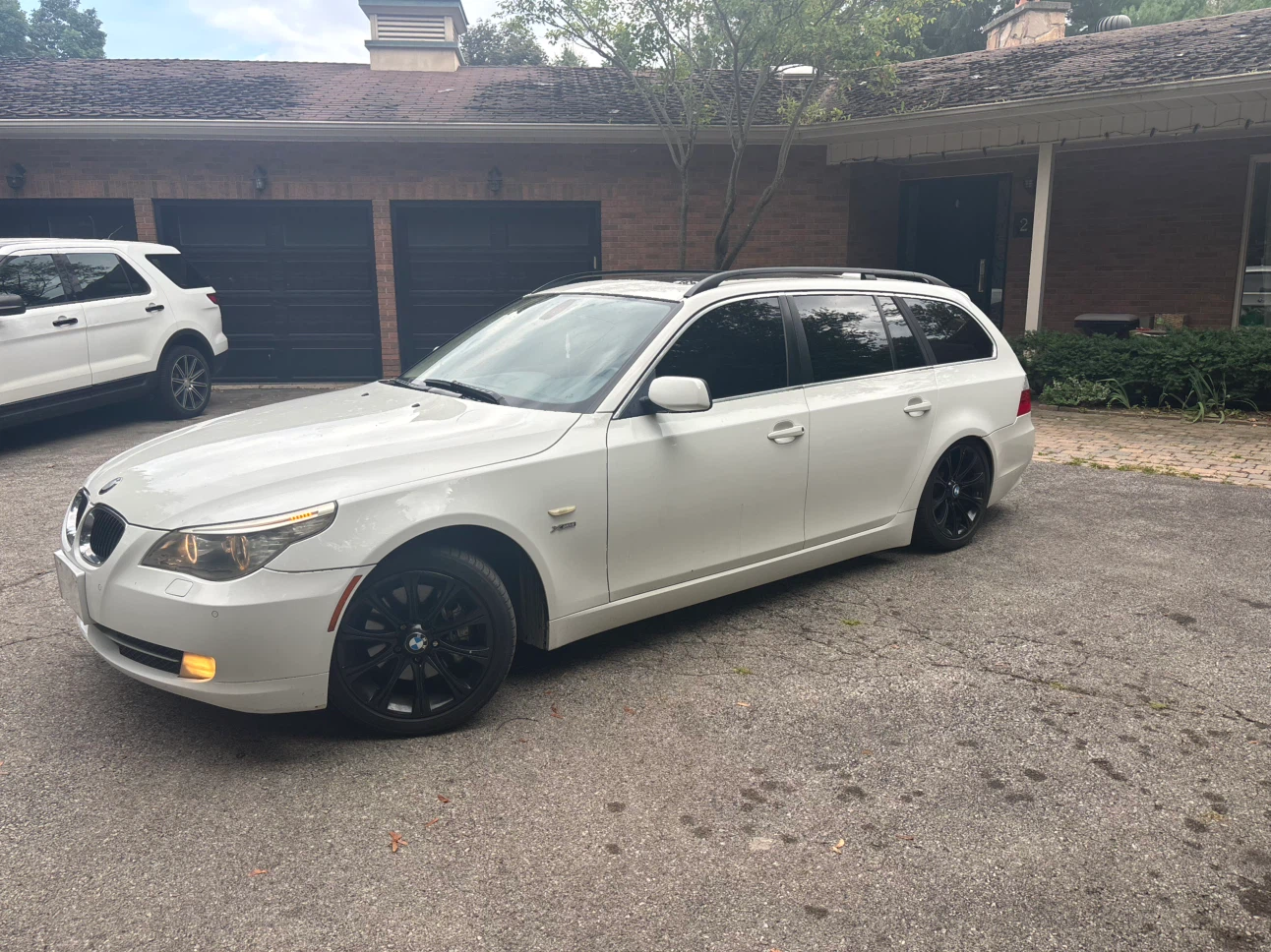 2010 BMW 535XI wagon - photo 4