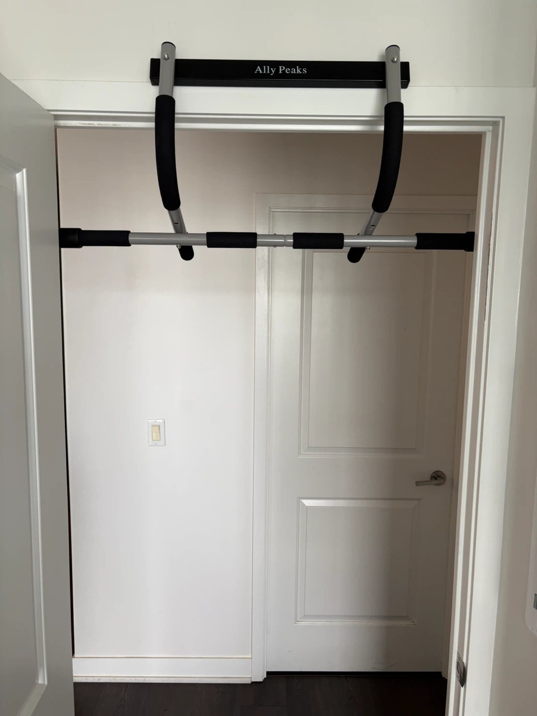 Pull up bar