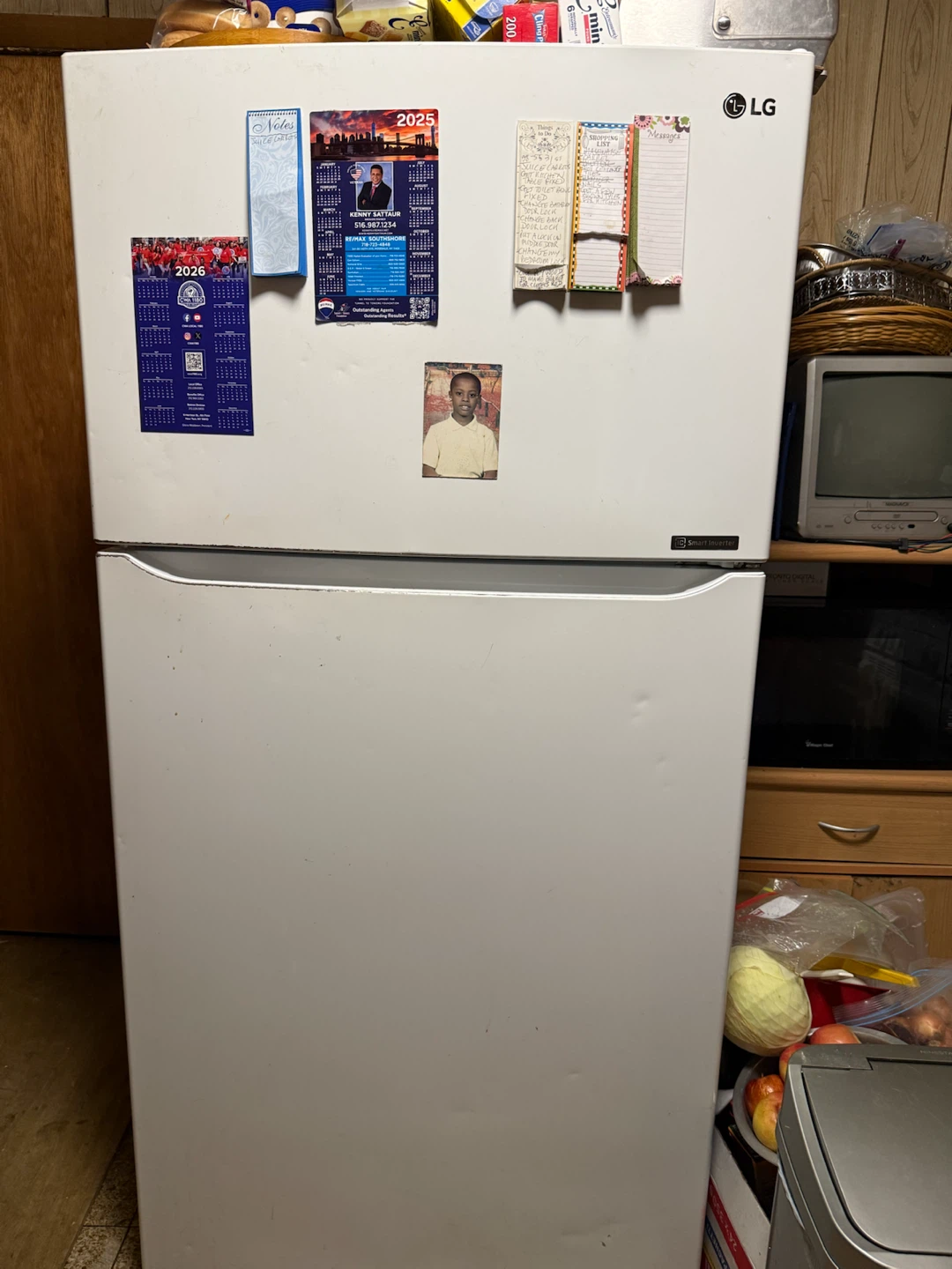 33cb inch Refigeeator/ Freezer with built in Ice Maker