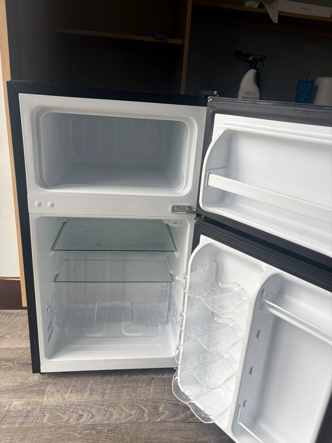 Hisense Mini Fridge - photo 2