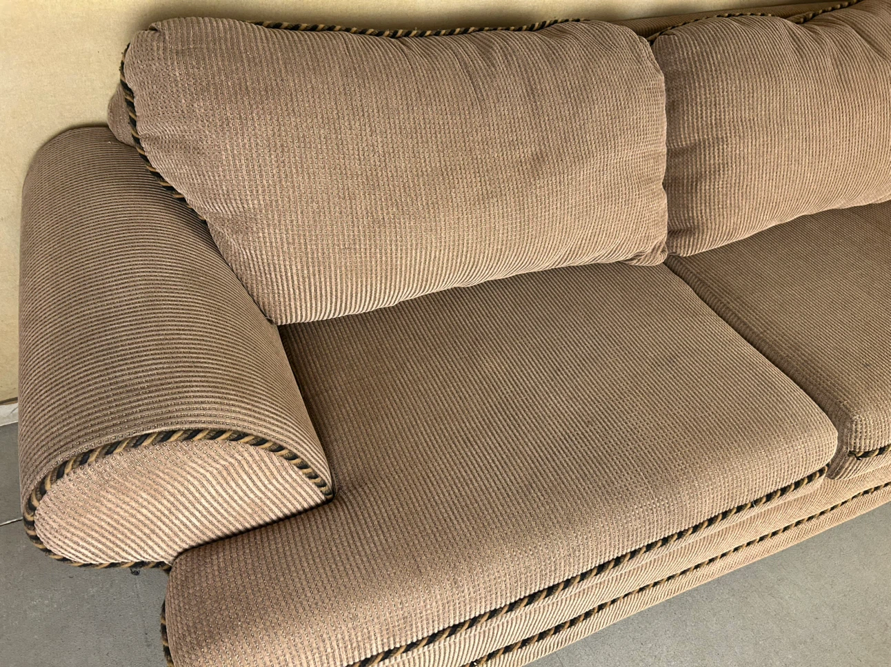DELIVERY AVAILABLE! TAN FABRIC SOFA + LOVESEAT FOR $250! - photo 4