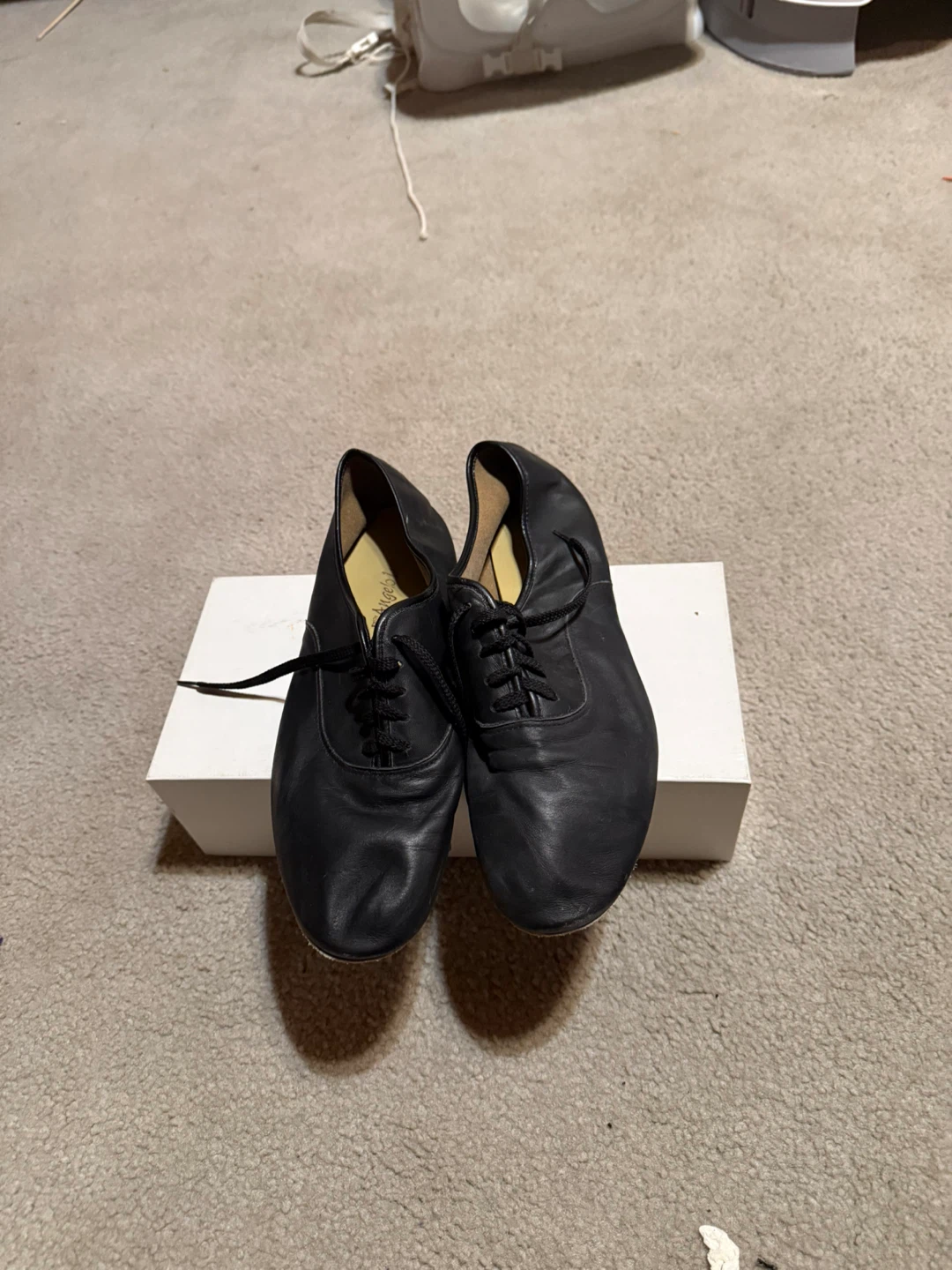 Angelo Luzio  Size 9W Jazz Shoes