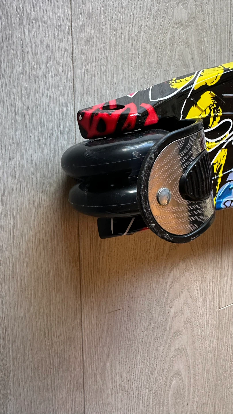 Kids 3-Wheel Scooter - photo 3