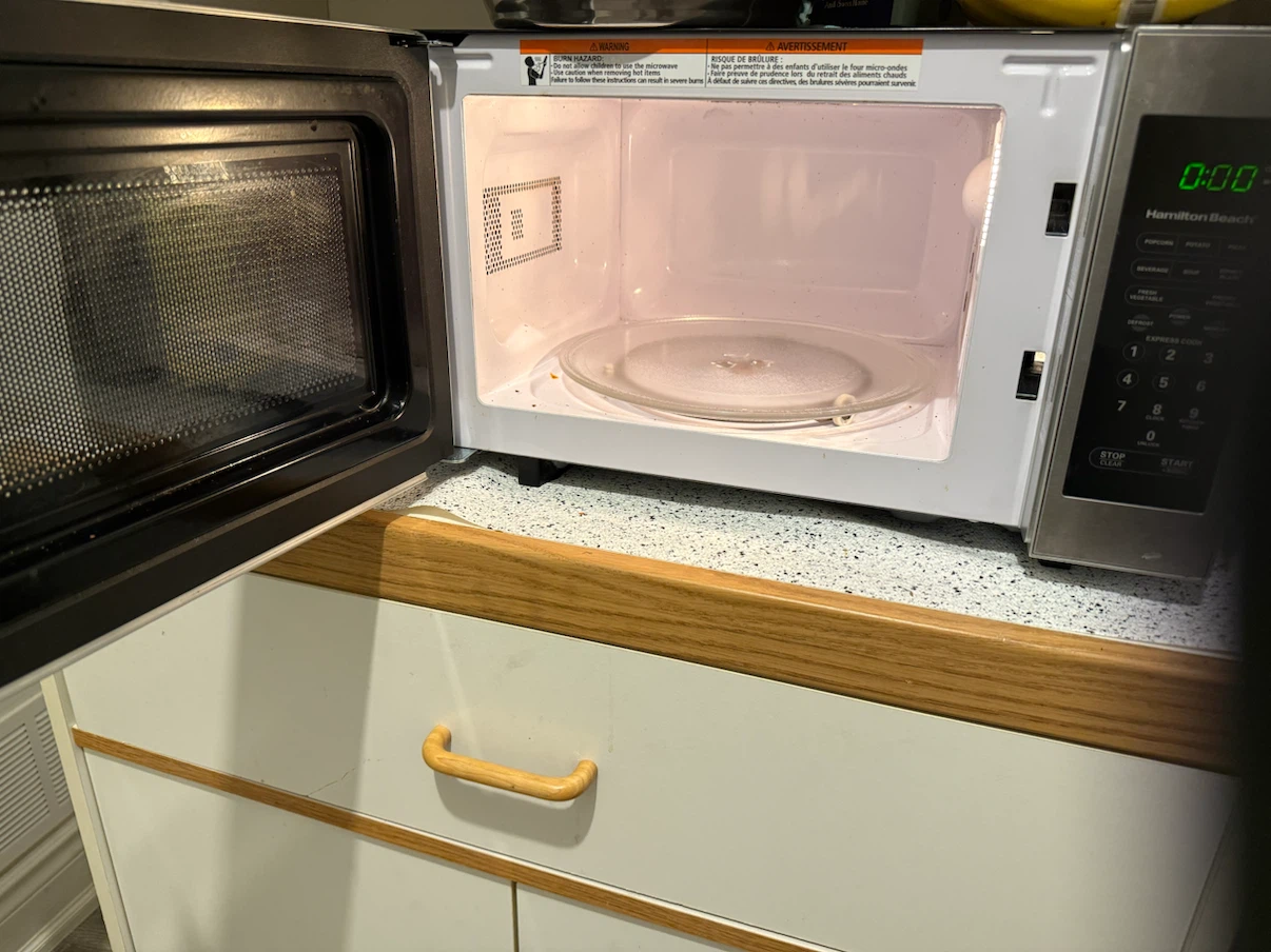 Hamilton Beach Microwave - photo 2