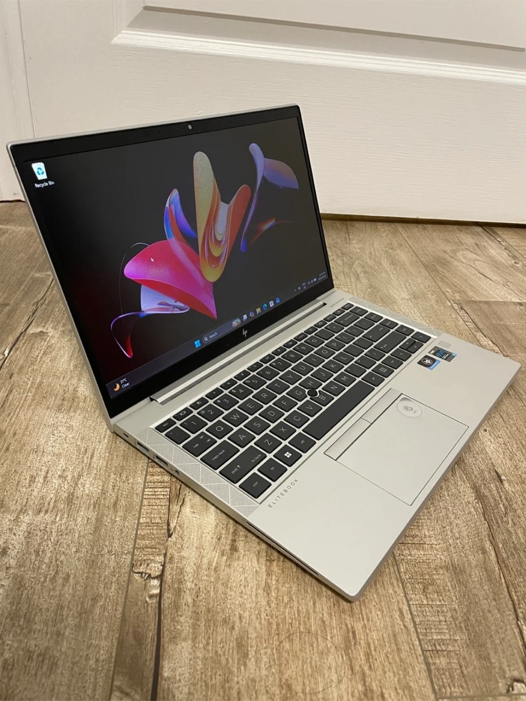 HP EliteBook 840 G8 Notebook PC - ⚠️PRICE FIRM⚠️ - photo 2