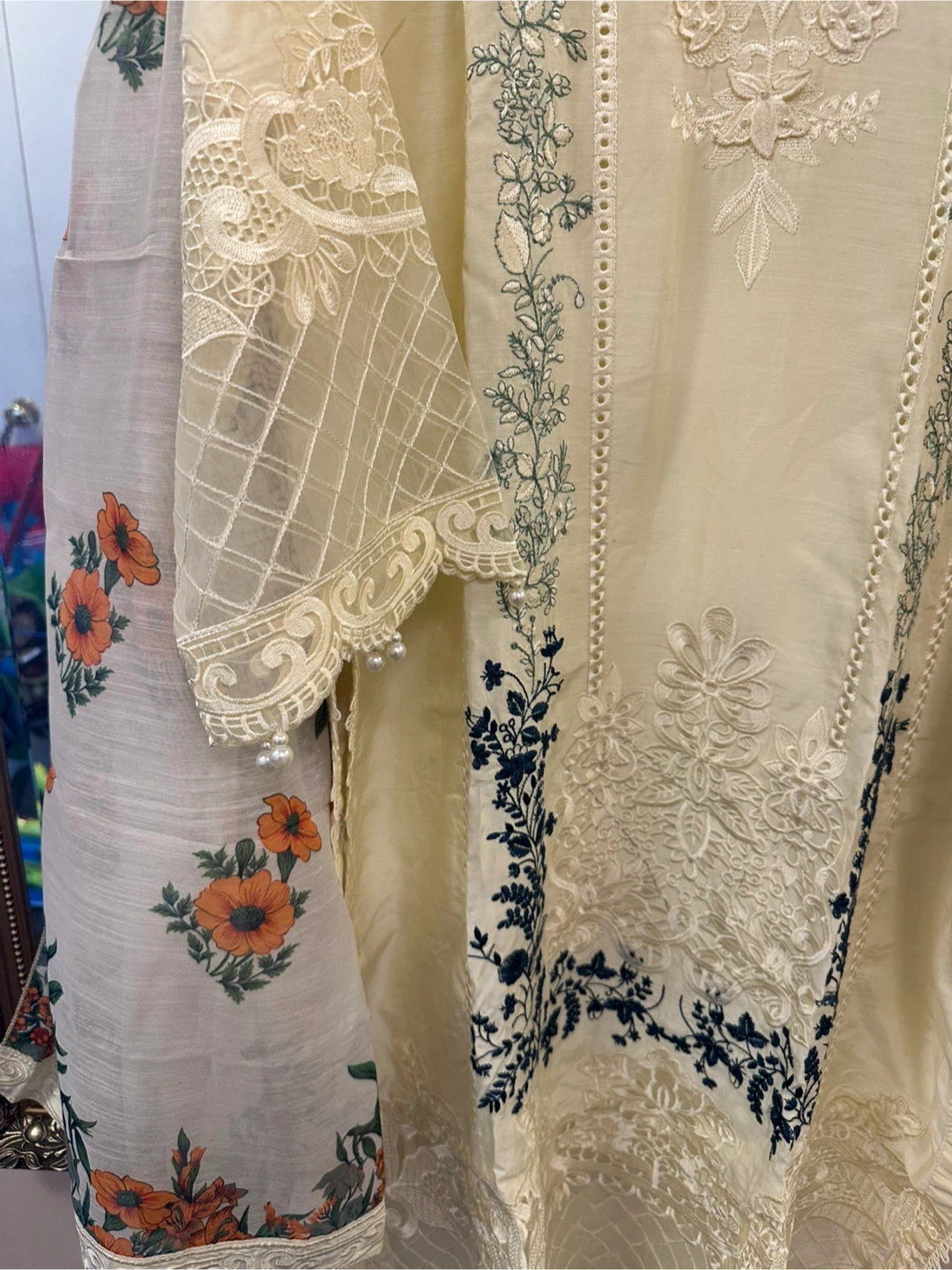 Women's Pastel Yellow Embroidered Kurti with Dupatta - photo 2