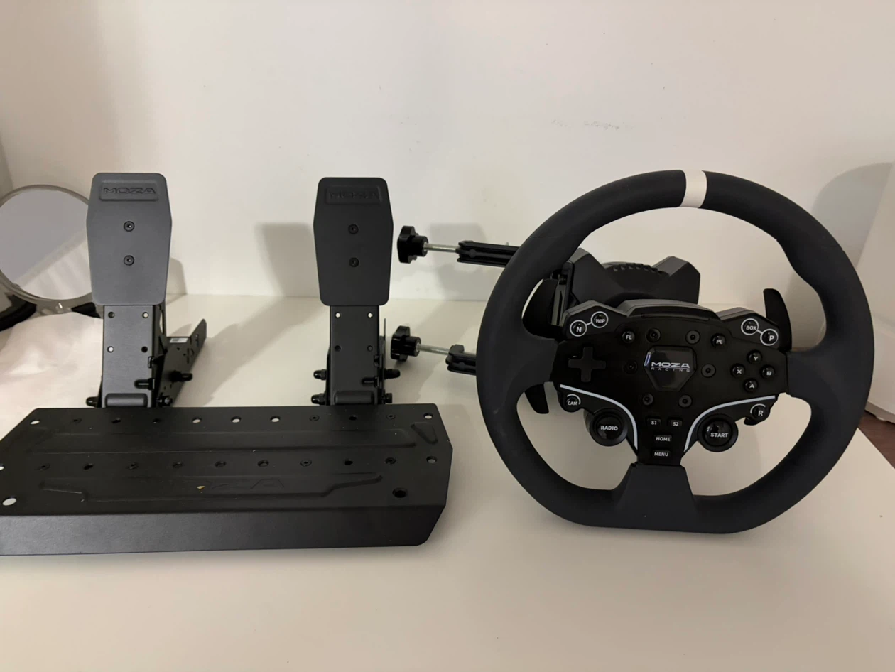 Moza R3 Racing Wheel and Pedals BUNDLE for PC Users
