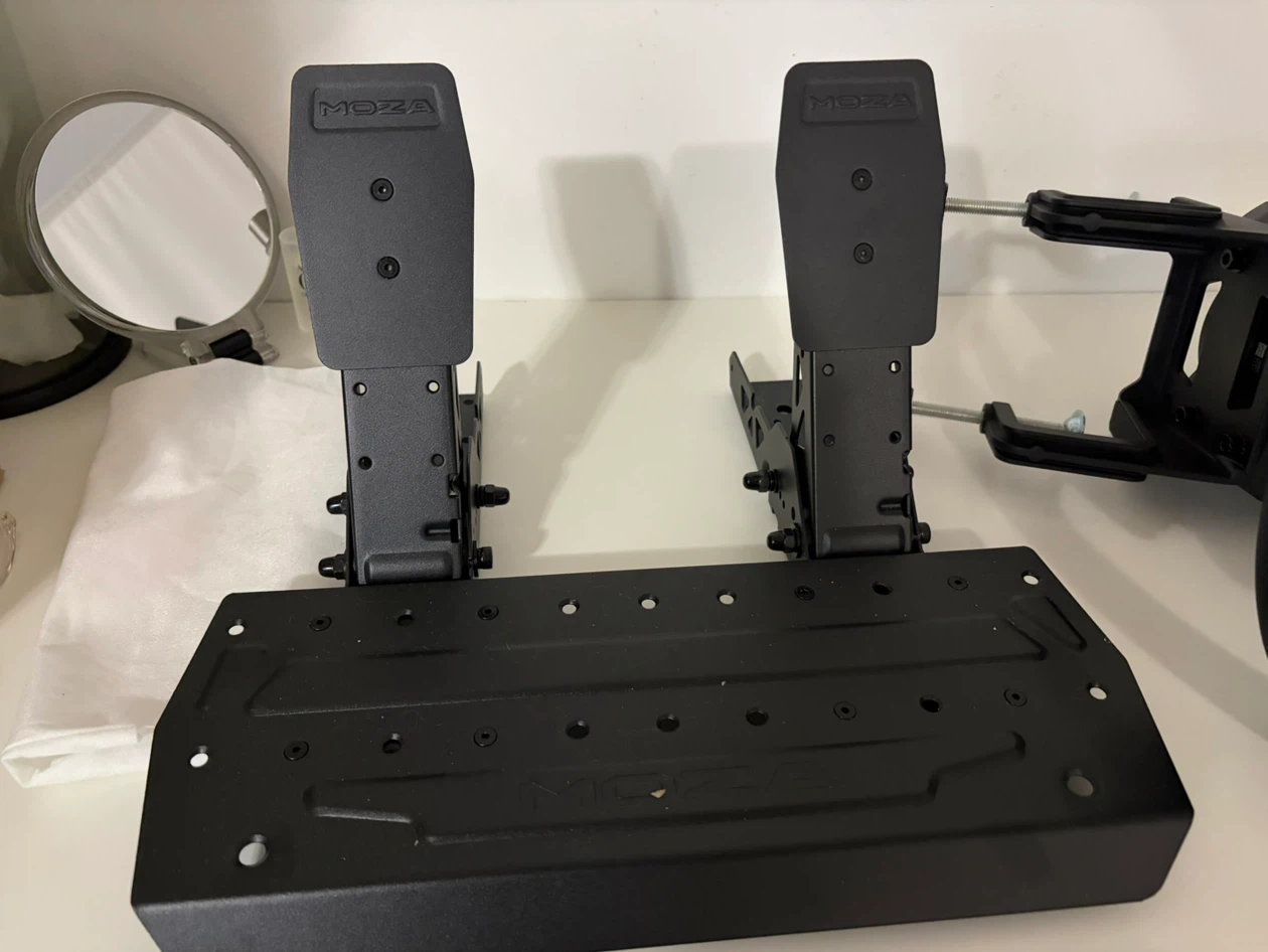 Moza R3 Racing Wheel and Pedals BUNDLE for PC Users - photo 3