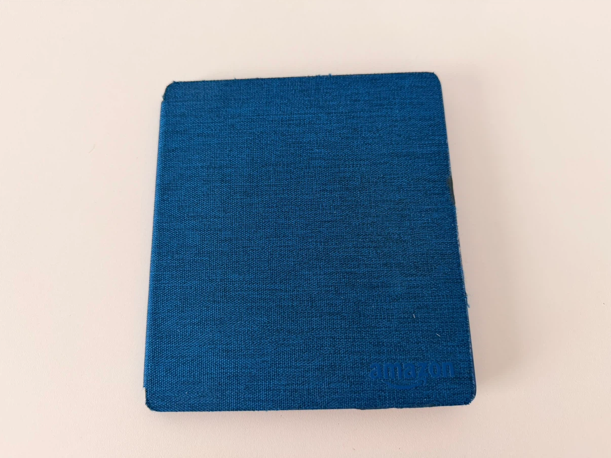 Amazon Kindle Oasis 3 E-Reader (10th Gen) - photo 2