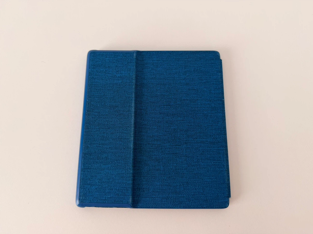Amazon Kindle Oasis 3 E-Reader (10th Gen) - photo 3