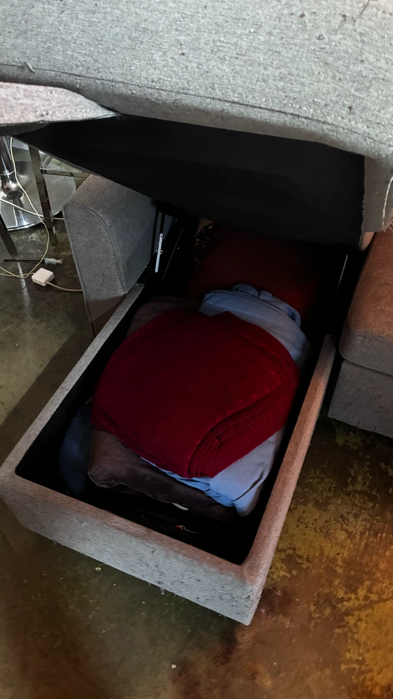 Grey couch - photo 3