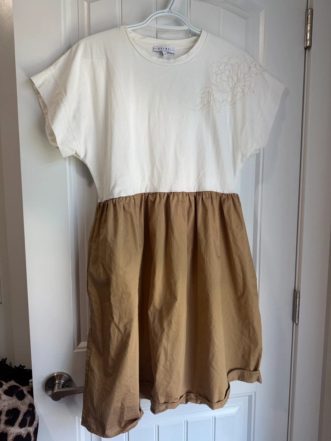 Brenda Dress with Embroidered Flower - Size M - photo 5