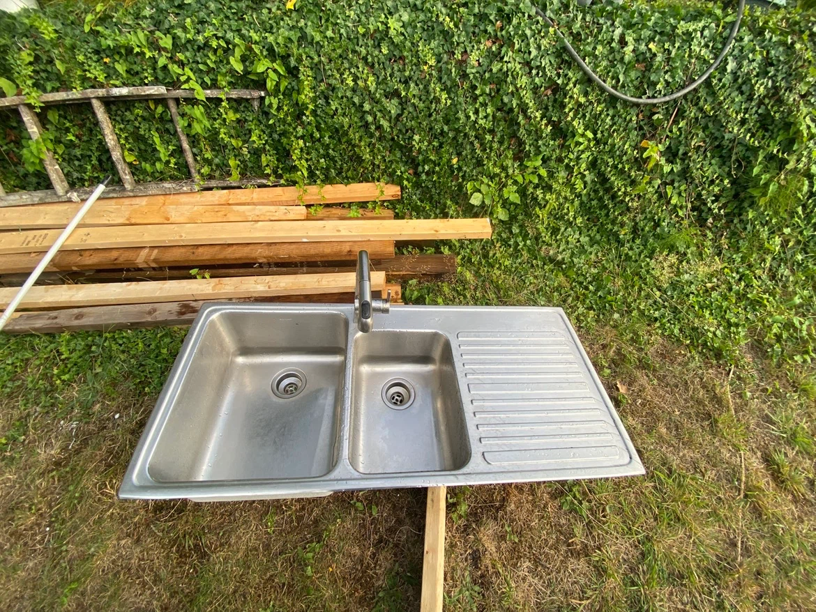 Double Sink with Faucet - photo 3