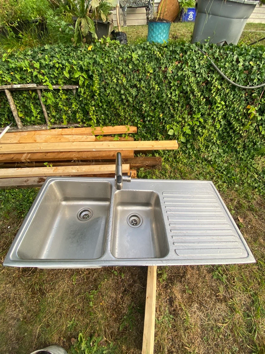 Double Sink with Faucet - photo 5