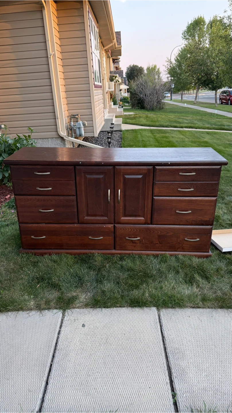 Chest of Drawers Free FCFS