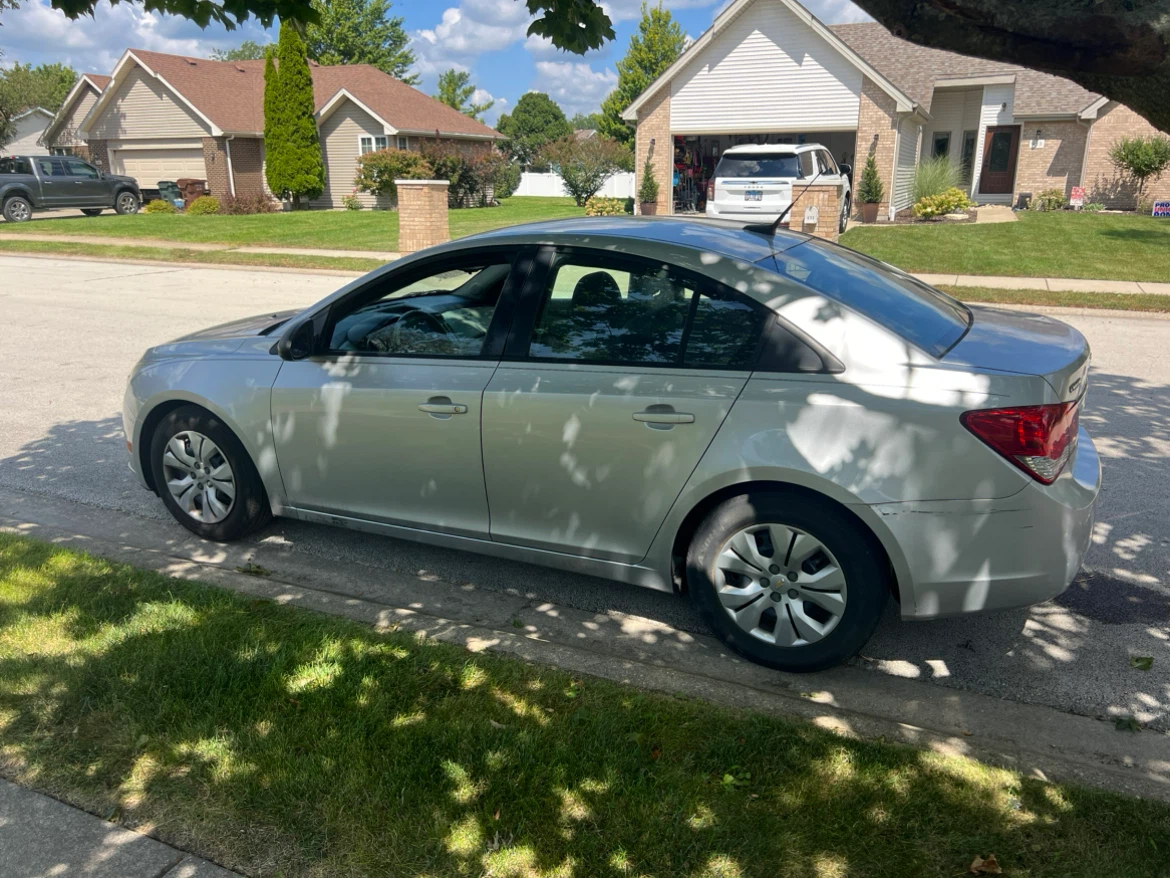 Silver Chevrolet Cruze Sedan - photo 5