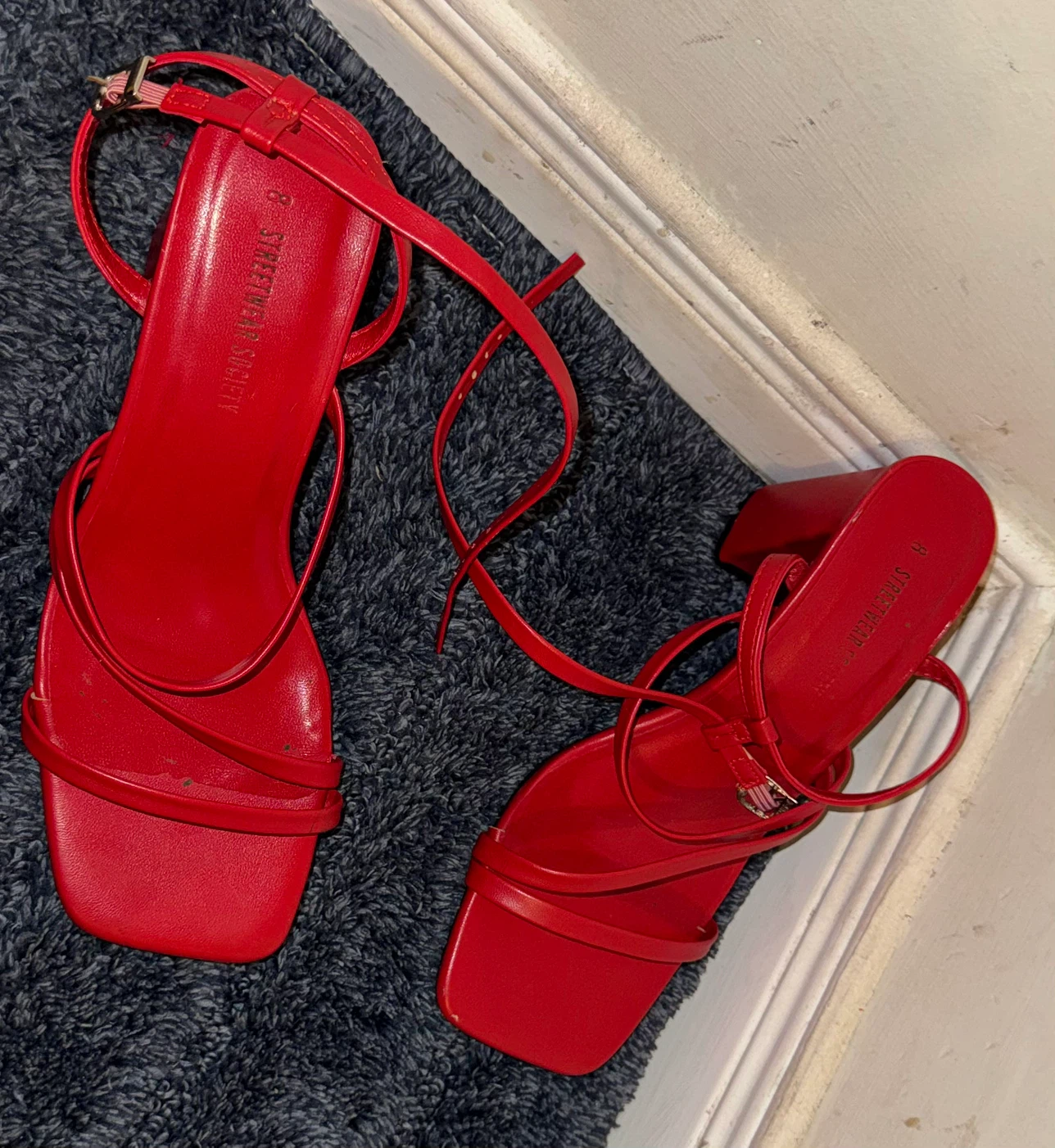 Streetwear Society Red Strappy Block Heels Size 8 - photo 2