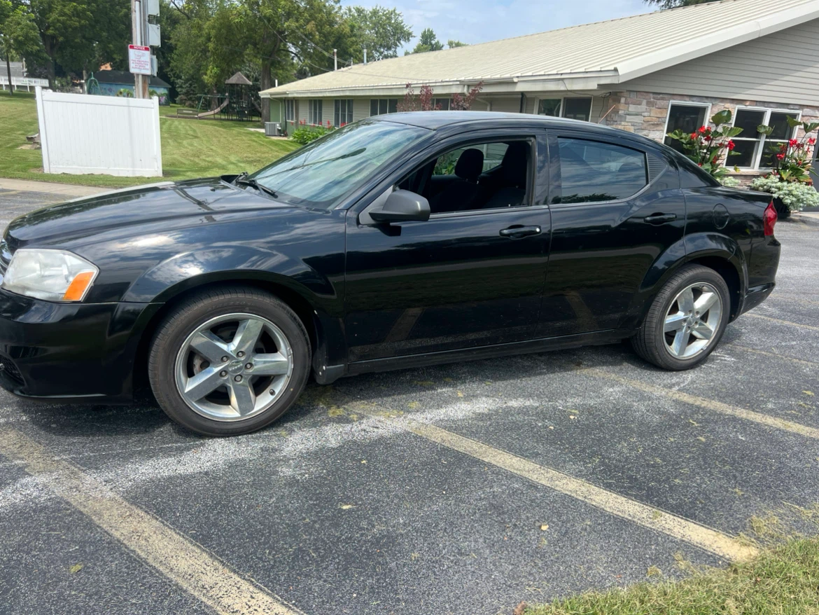 2013 Black Dodge Avenger Sedan - photo 2