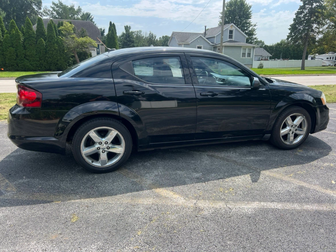 2013 Black Dodge Avenger Sedan - photo 5