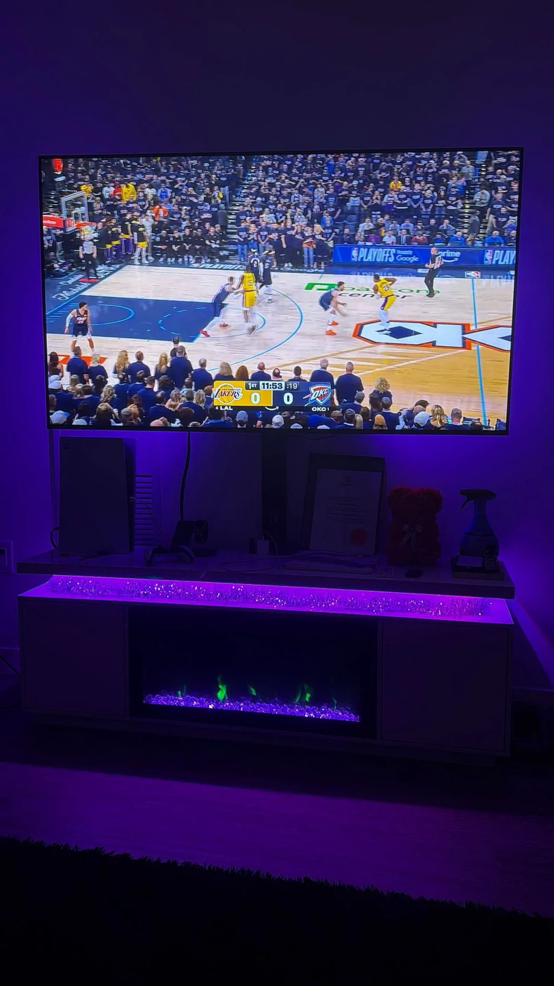 Tv and Tv stand for sale - photo 2
