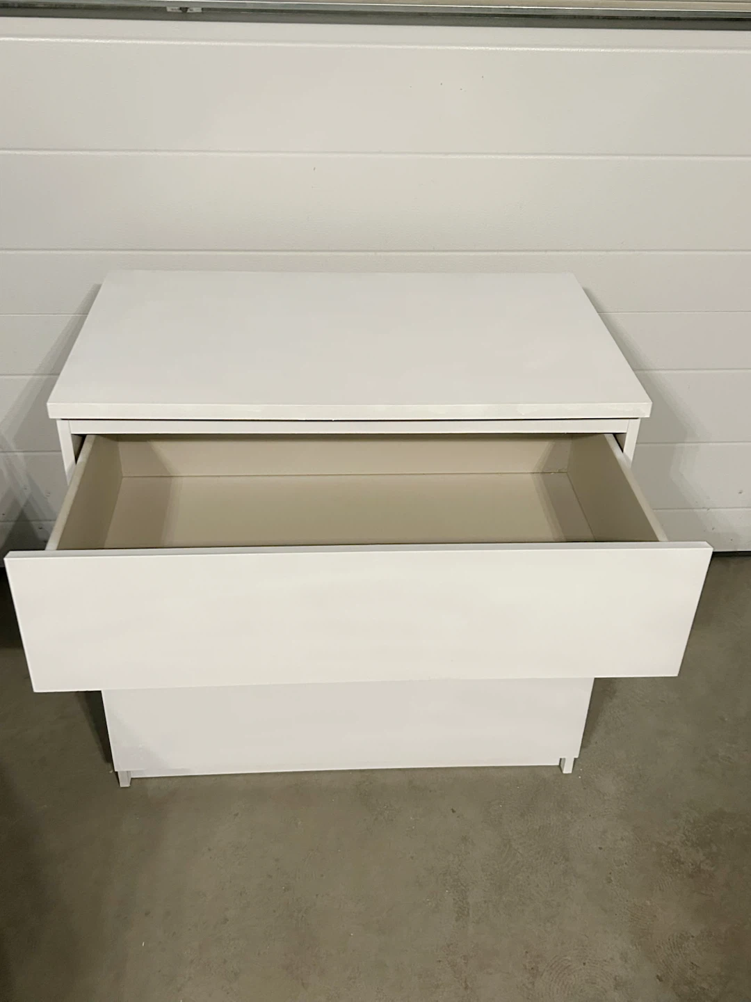 IKEA MALM 3 drawers dresser - photo 2