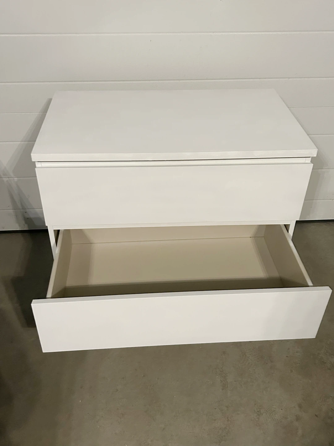 IKEA MALM 3 drawers dresser - photo 3