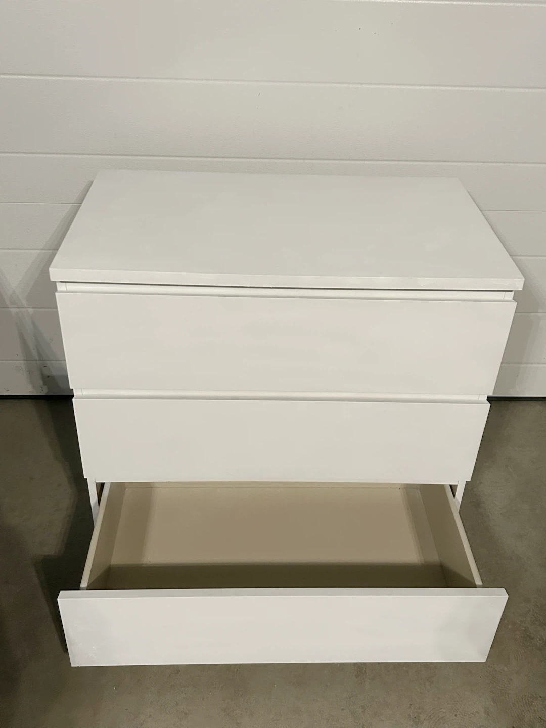 IKEA MALM 3 drawers dresser - photo 4