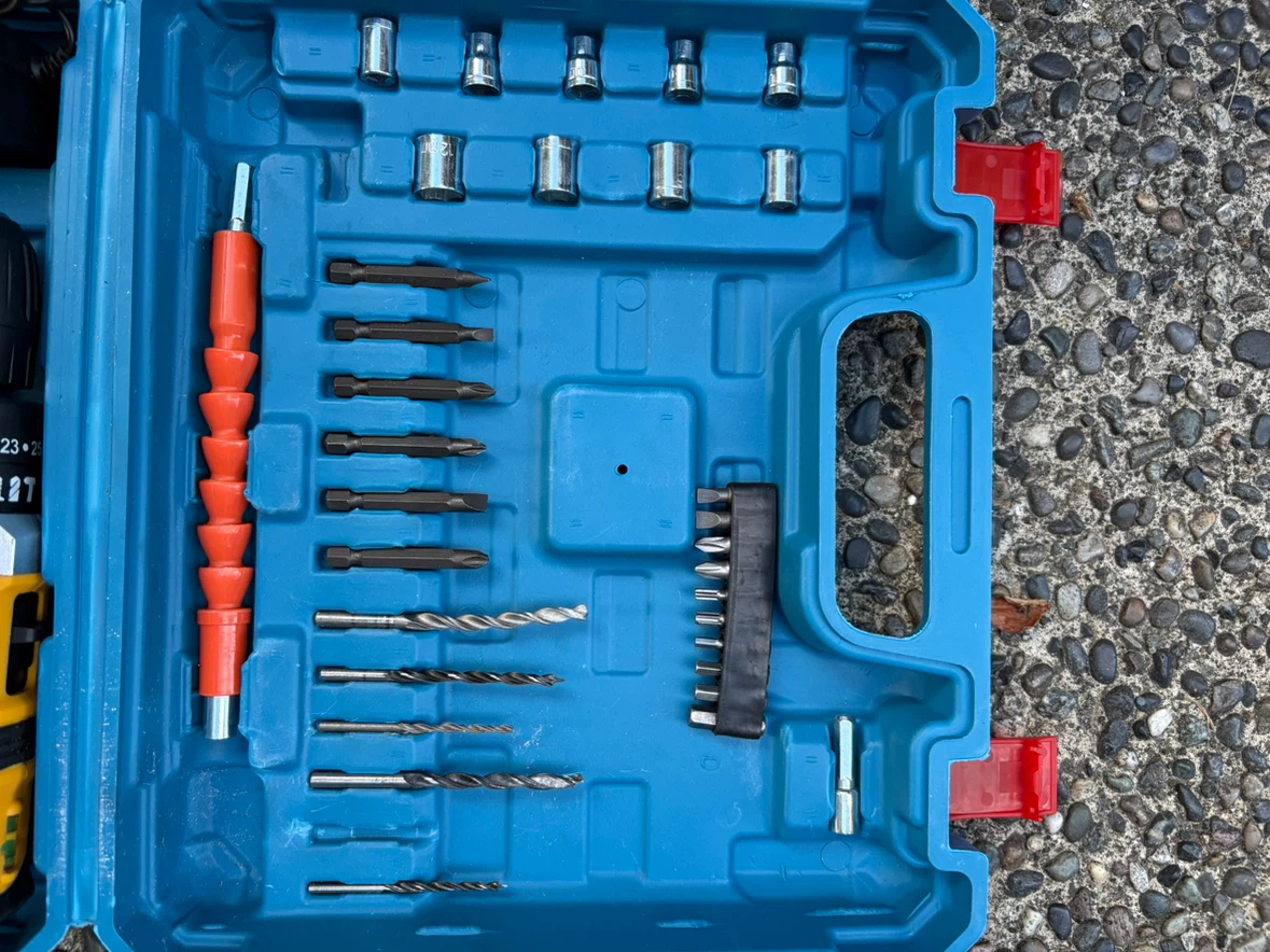 YUNXI Cordless Drill Set with Batteries and Bits - photo 3