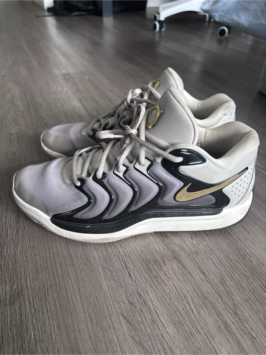 Nike KD Trey 5 IV Men's Basketball Shoes (10.5)