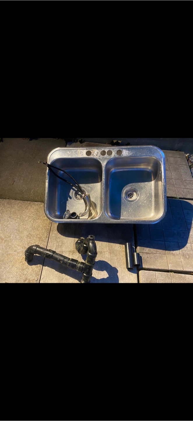 Double Kitchen Sink with Faucet