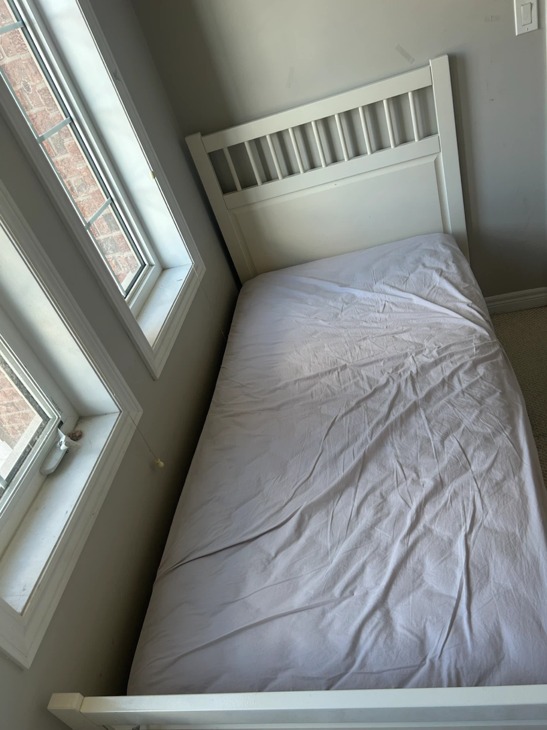 Ikea Twin Bed Frame - White- Dark brown - photo 4