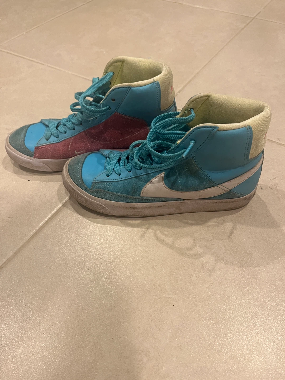 Nike Blazer Mid '77 High-Top Sneakers kids 3.5Y