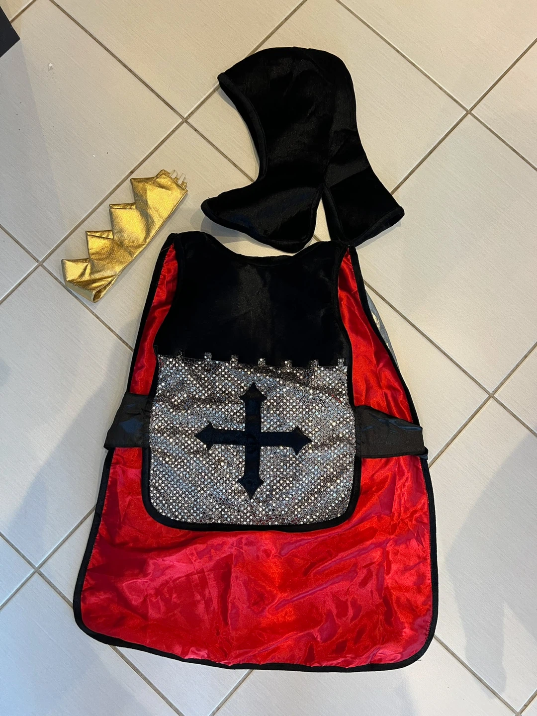 Kids Knight Reversible Costume with Crown and Hood - photo 5