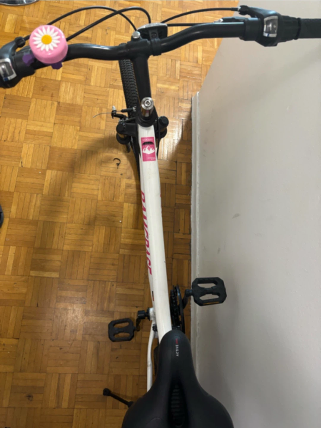White Hybrid Bicycle - photo 2