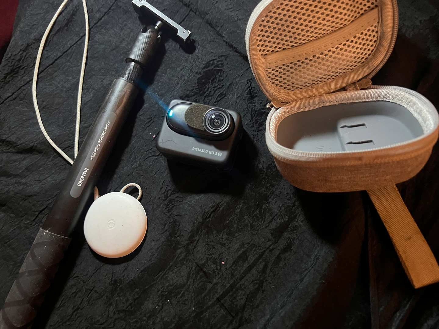 Insta360 GO 3S Action Camera , case and invisible selfie stick